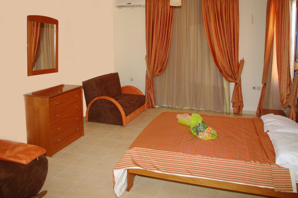 Gold Apartments พลาตาเนส ภายนอก รูปภาพ