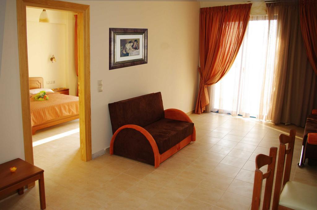 Gold Apartments พลาตาเนส ภายนอก รูปภาพ